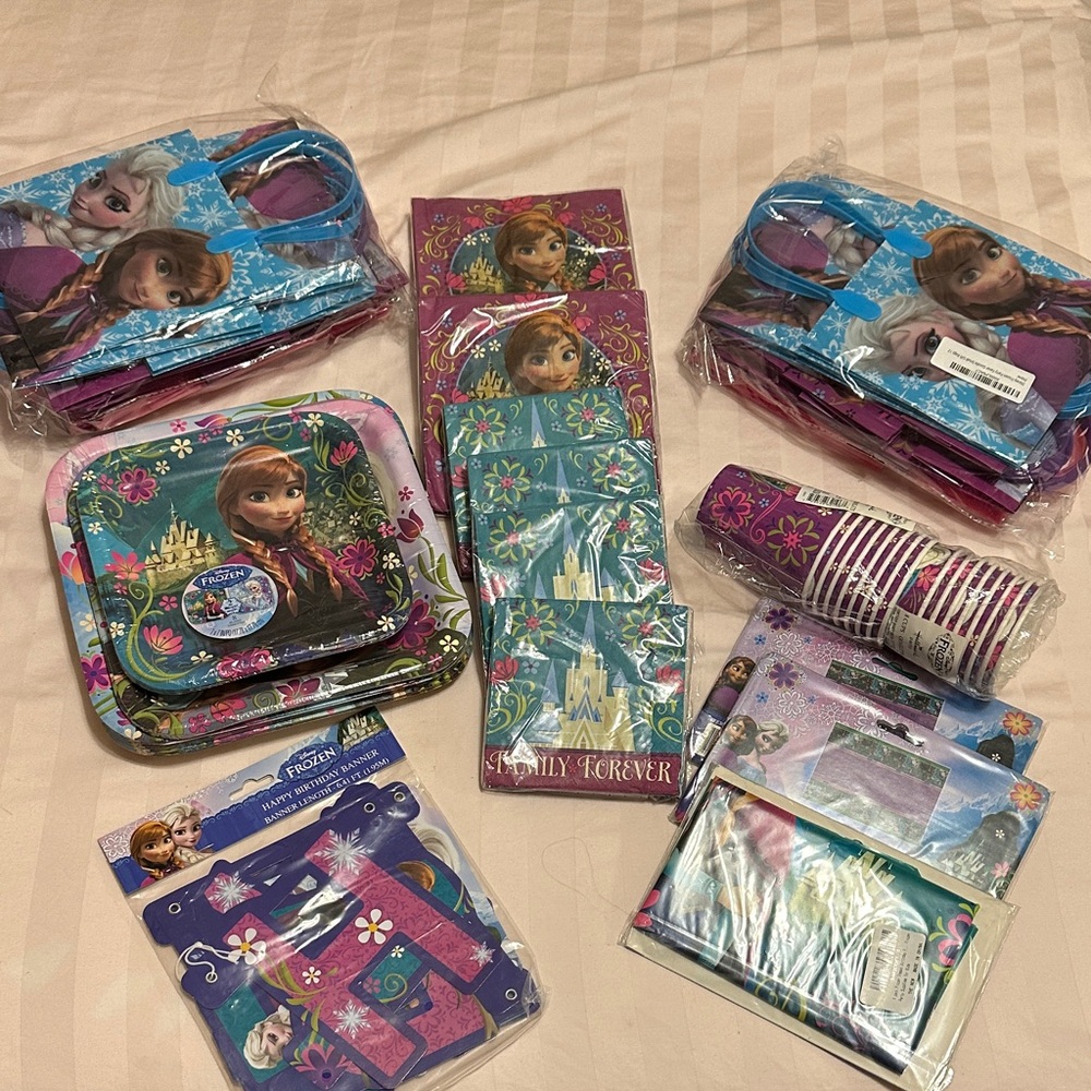 Frozen Party Supplies Set for 16, Rare Hard to Fond Hallmark Edition.